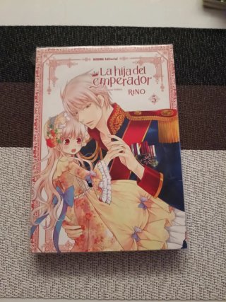 Tomos del 1 al 5 del manga LA HIJA DEL EMPERADOR.