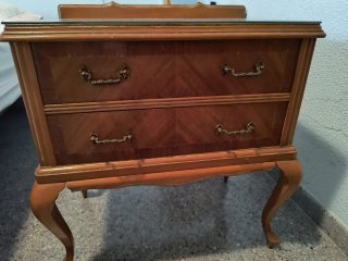 Cómoda de madera con espejo + mesitas a juego