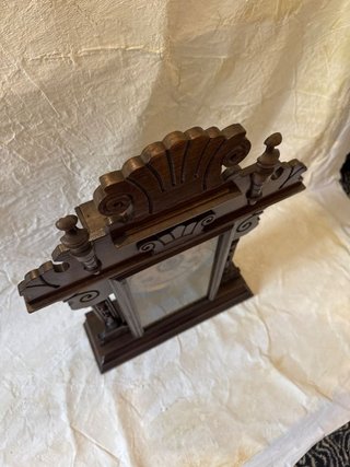 Reloj de sobremesa madera péndulo antiguo