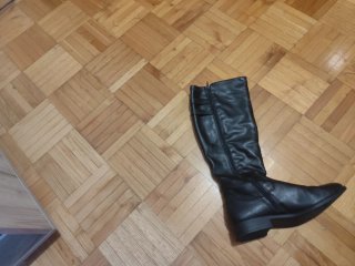 Botas altas,el pago se realizara en mano