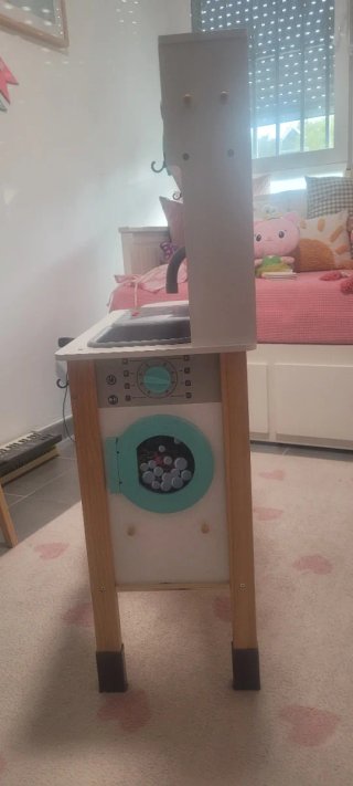 Cocinita de juguete de madera
