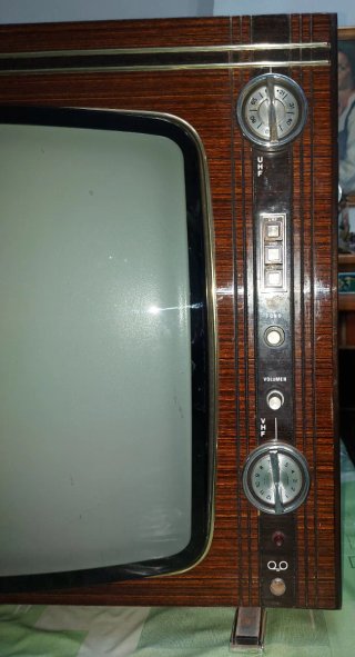 Televisor Francis vintage con Tocadiscos