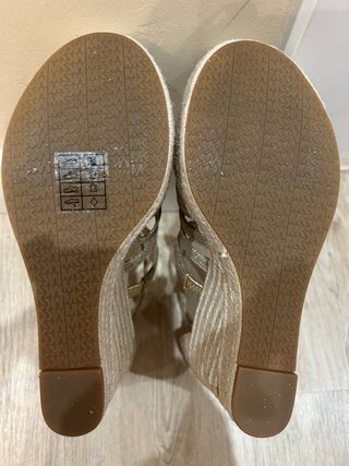Sandalias cuña Michael Kors doradas
