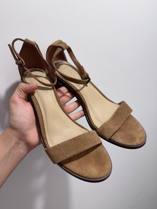 Sandalias tacón piel ante marrón