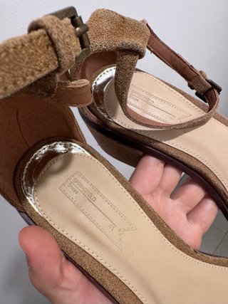 Sandalias tacón piel ante marrón
