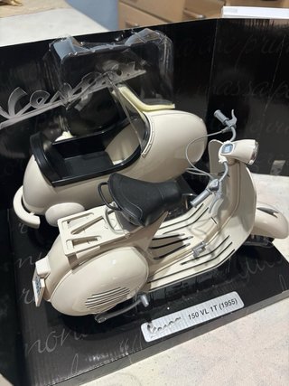Vespa 150 VL T1 (1955) con sidecar 1:6