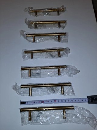 Tiradores dorados para muebles
