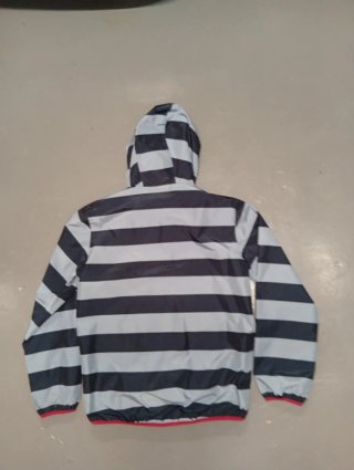 Parka Quiksilver rayas gris y rojo