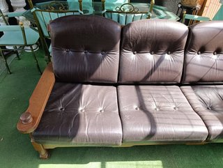 CONJUNTO DE SALON SOFÁ Y SILLÓN MADERA Y PIEL