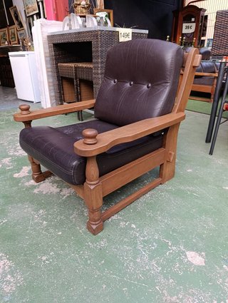 CONJUNTO DE SALON SOFÁ Y SILLÓN MADERA Y PIEL