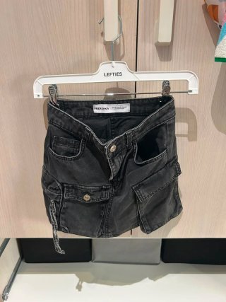 Falda vaquera Bershka negra talla 32