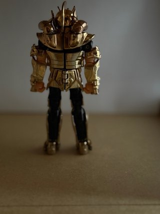 Caballero del Zodiaco Aries Dorado
