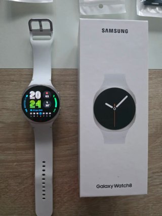 Samsung Galaxy Watch 8 de 44mm + 7 correas