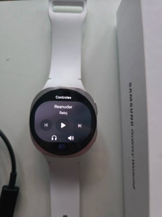 Samsung Galaxy Watch 8 de 44mm + 7 correas