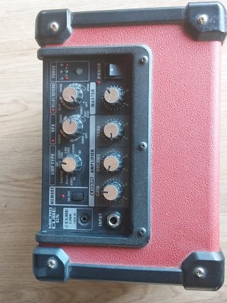 Amplificador Roland micro cube