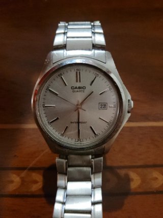 Reloj casio muy bueno solo falta la pila