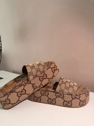 Sandalias