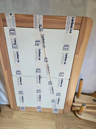 Mesa y 2 taburetes infantiles Ikea