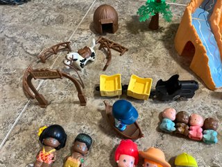Parque Pinypon Antiguo + Figuras y Accesorios
