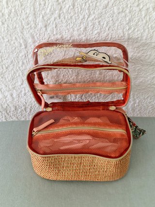 Bolso de cuero y complementos