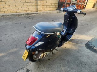 Vespa Primavera 49cc 2T Azul marino