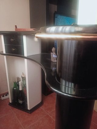Barra de bar de diseño. Muy buena calidad