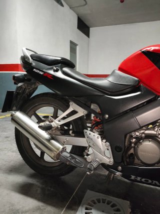 Honda CBR 125 del año 2005, con 17.590 km.