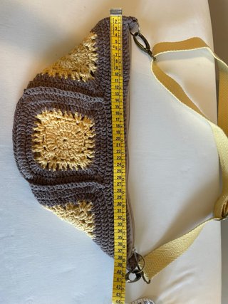 Riñonera artesanal crochet