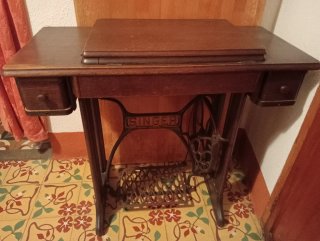 Maquina de coser antigua