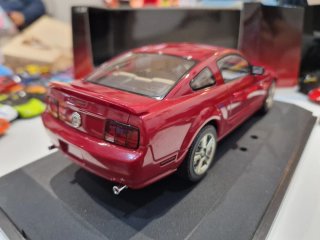 Slot 1/24 Ford Mustang GT 2005 autoart