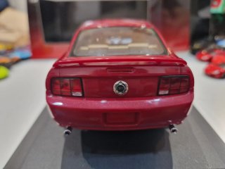 Slot 1/24 Ford Mustang GT 2005 autoart