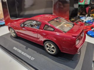 Slot 1/24 Ford Mustang GT 2005 autoart