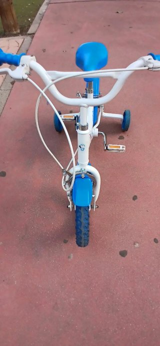 Bicicleta infantil Doraemon con ruedines