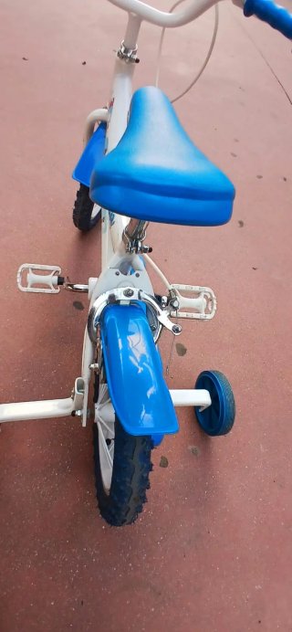 Bicicleta infantil Doraemon con ruedines