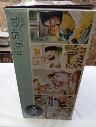 Sizzix Big Shot Plus A4 Essentials Kit