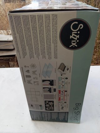 Sizzix Big Shot Plus A4 Essentials Kit