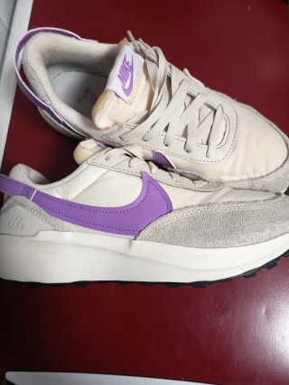 Zapatillas Nike Blanco y Morado