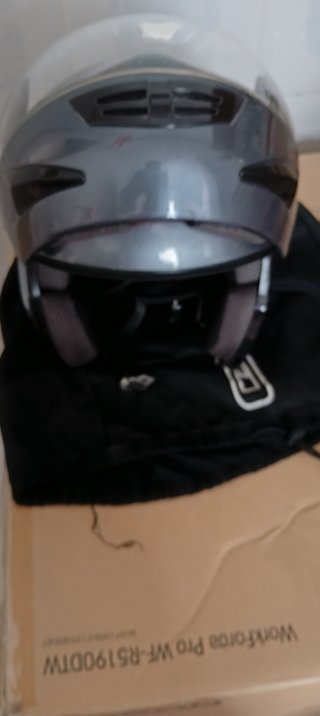 Casco b square