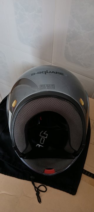 Casco b square
