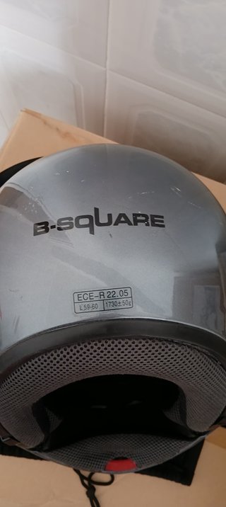 Casco b square