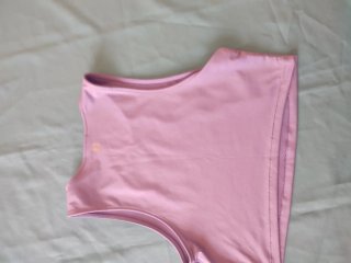Crop top lila Decathlon talla S