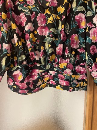 Blusa floral manga larga