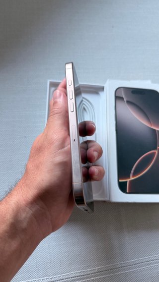 iPhone 16 Pro 128GB Plata Casi Nuevo