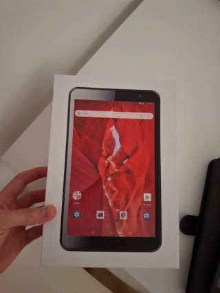 Tablet Android de 8” con teclado y funda