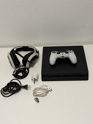 PLAYSTATION 4 500GB