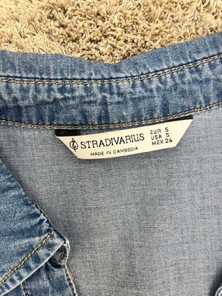 Vestido vaquero de Stradivarius