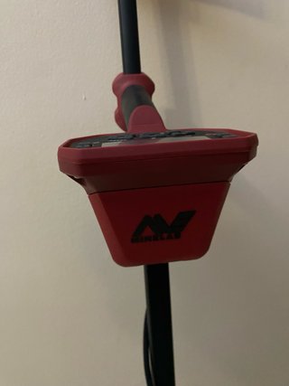 Detector de metales Minelab con accesorios