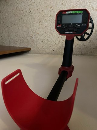 Detector de metales Minelab con accesorios