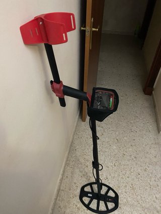 Detector de metales Minelab con accesorios