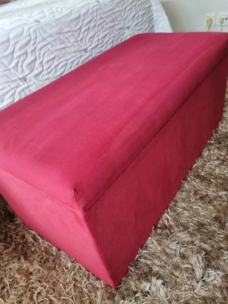 Baúl de alta capacidad tapizado en rosa fucsia